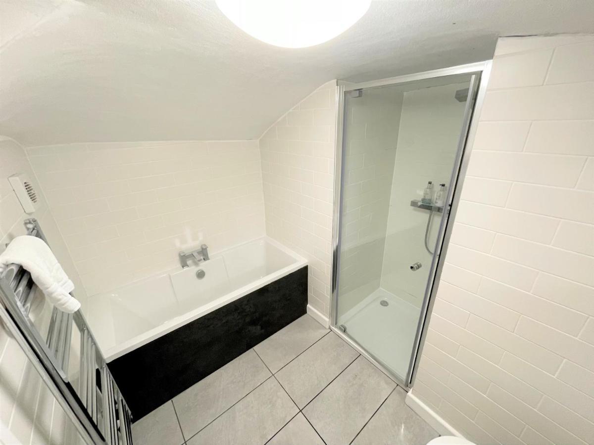 Apartment Contemporary Garden Flat In Clifton