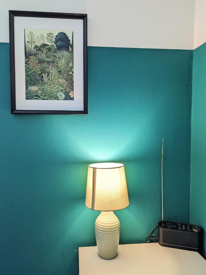 Apartment Contemporary Garden Flat In Clifton Bristol
