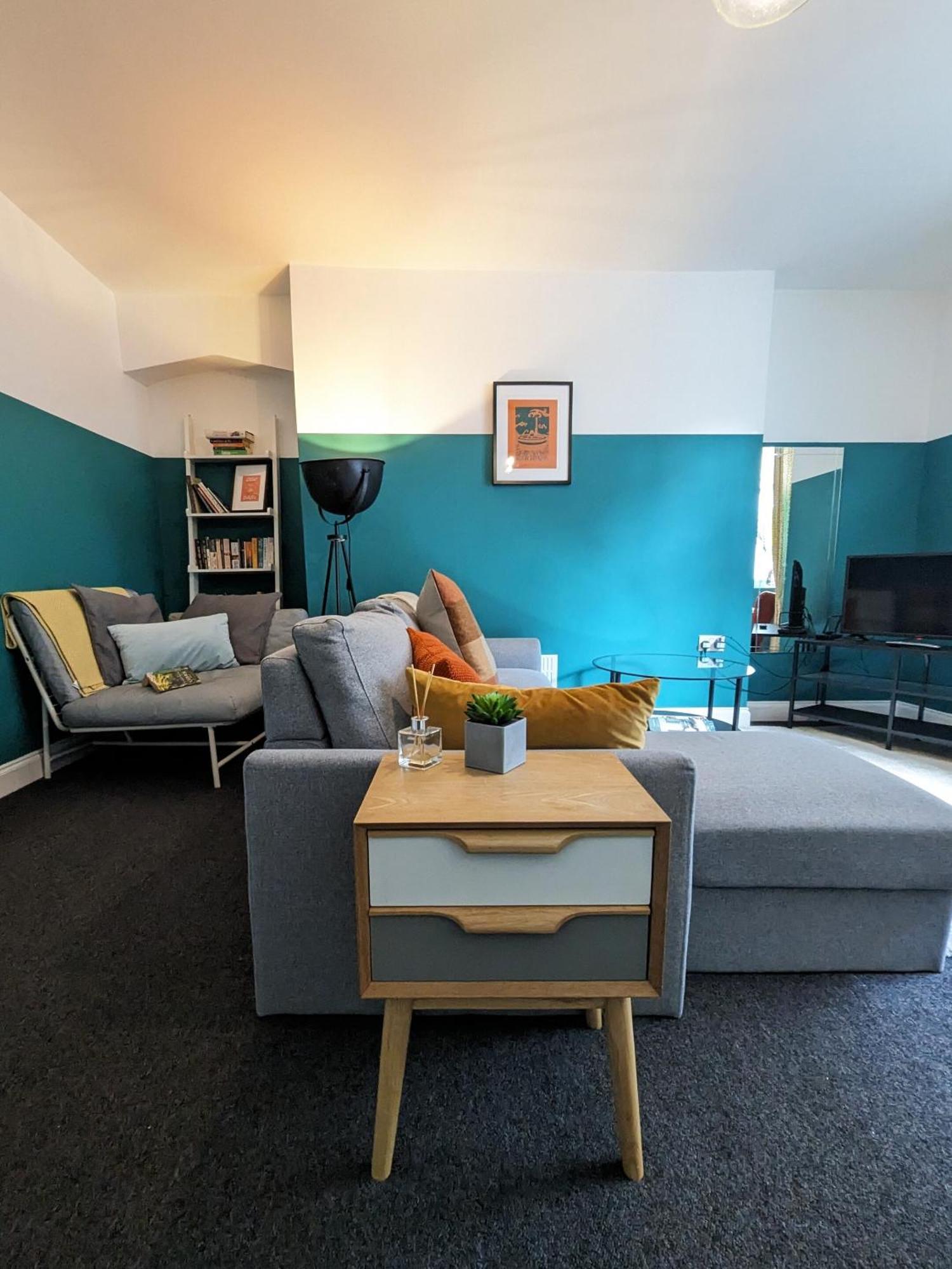 Apartment Contemporary Garden Flat In Clifton Bristol