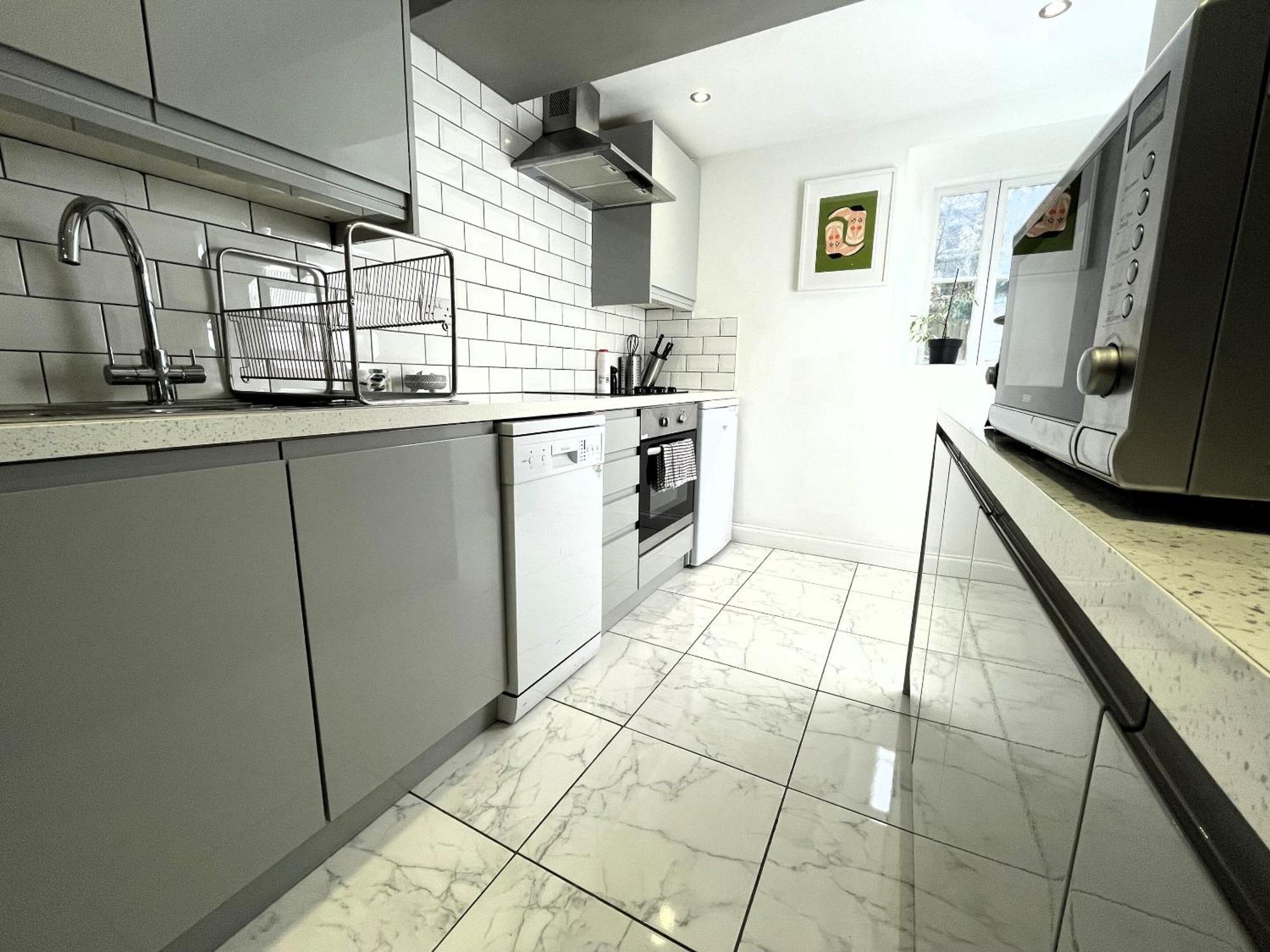Contemporary Garden Flat In Clifton Apartment Bristol